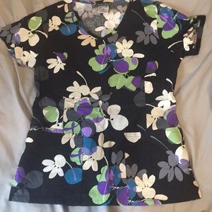 Cherokee scrub top XS